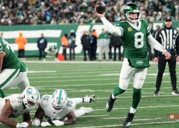 Reports Steelers chasing Aaron Rodgers